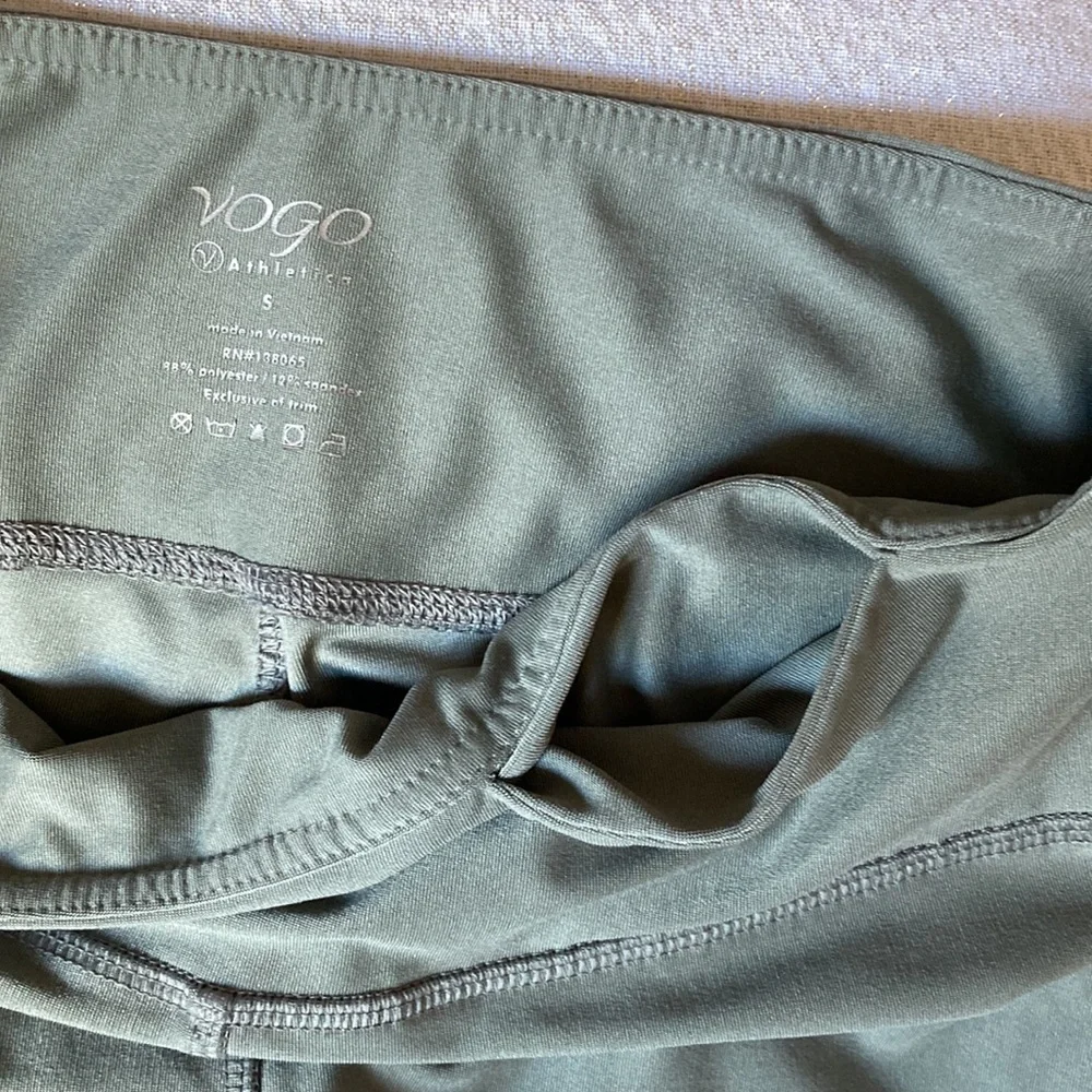 Vogo Athletica Gray Mesh Inserts leggings, size S
